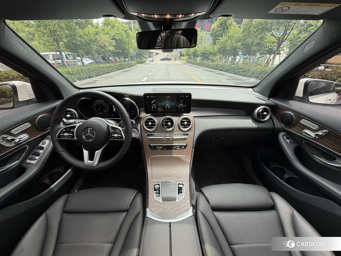Mercedes-Benz GLC 2022 Белый из Китая