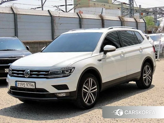 Volkswagen Tiguan Allspace 2020 Белый из Кореи