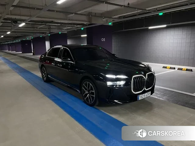 BMW 7 Series (G70) 2024 Черный из Кореи