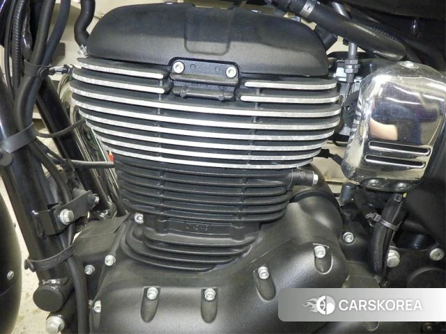 Engine photo