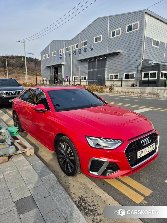 Audi A4 (B9) 2023 Красный из Кореи