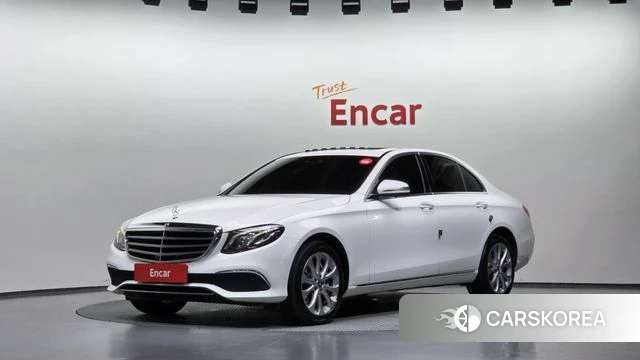 Mercedes-Benz E-Class W213 2018 Белый из Кореи