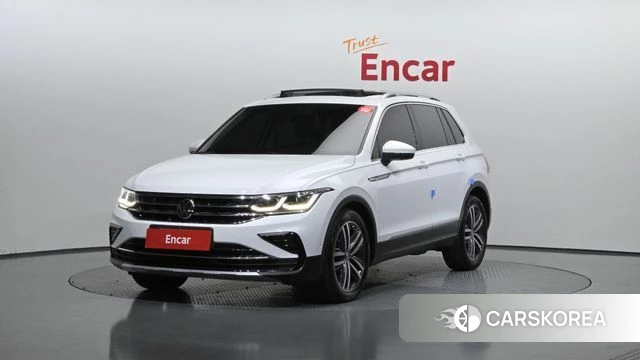 Volkswagen Tiguan second Generation 2022 Белый из Кореи