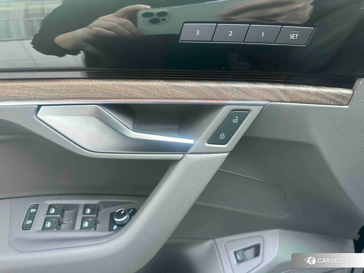 Volkswagen Touareg 2021 Черный из Китая