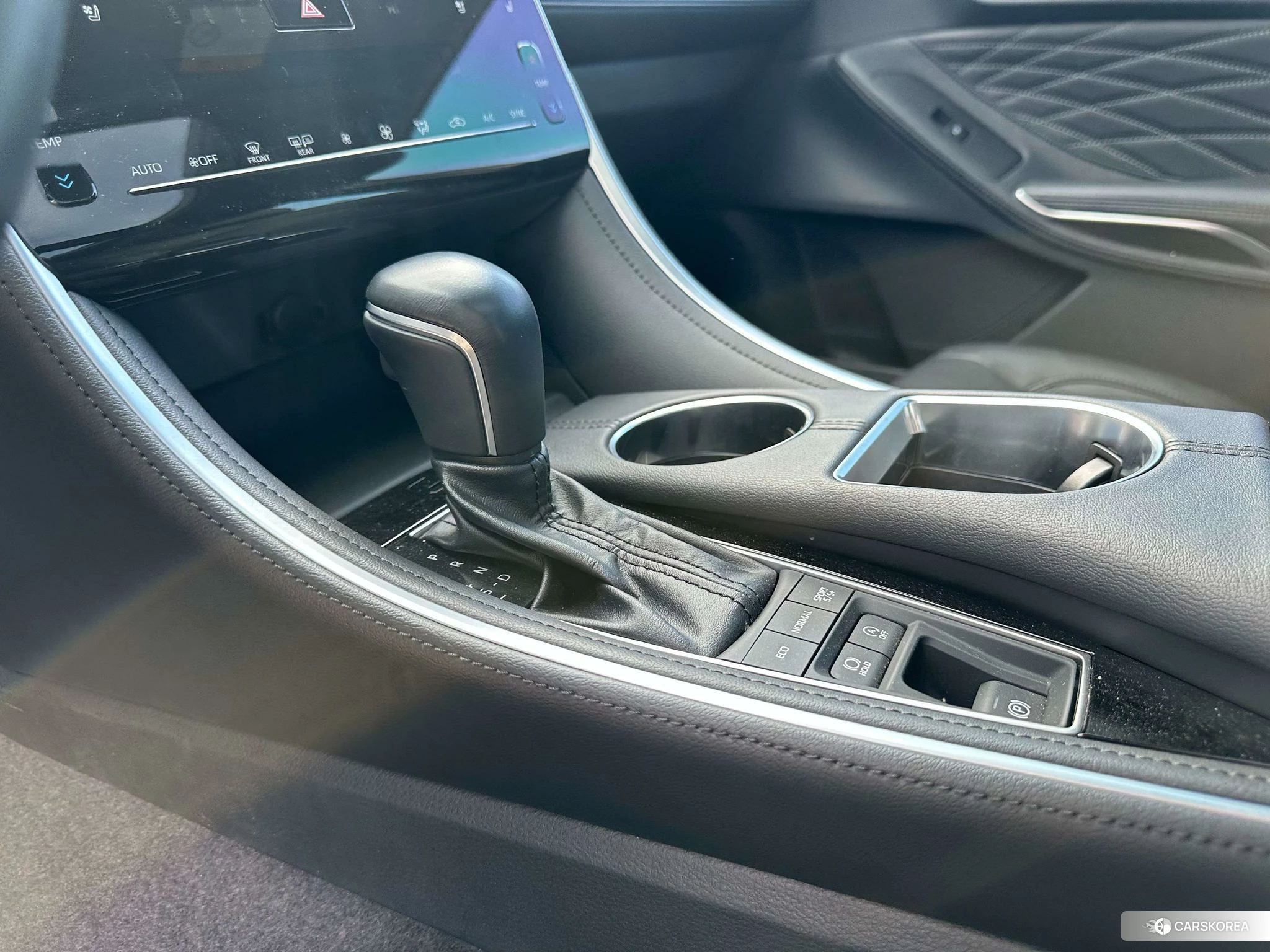 Toyota Asian dragon 2023 Серебристо-серый из Китая