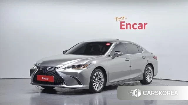 Lexus ES300h 7th generation 2019 Серебряный из Кореи