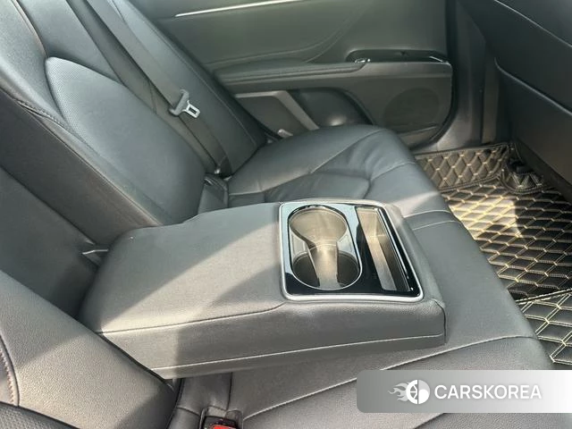 Toyota Camry 2023 Белый из Китая