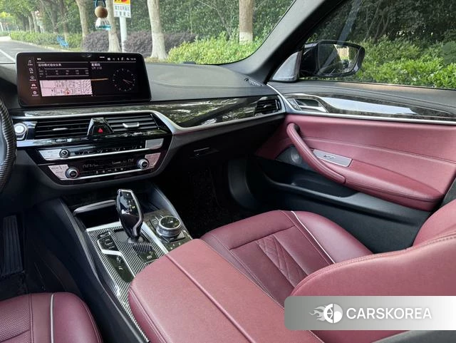 BMW 5 series 2022 Черный из Китая