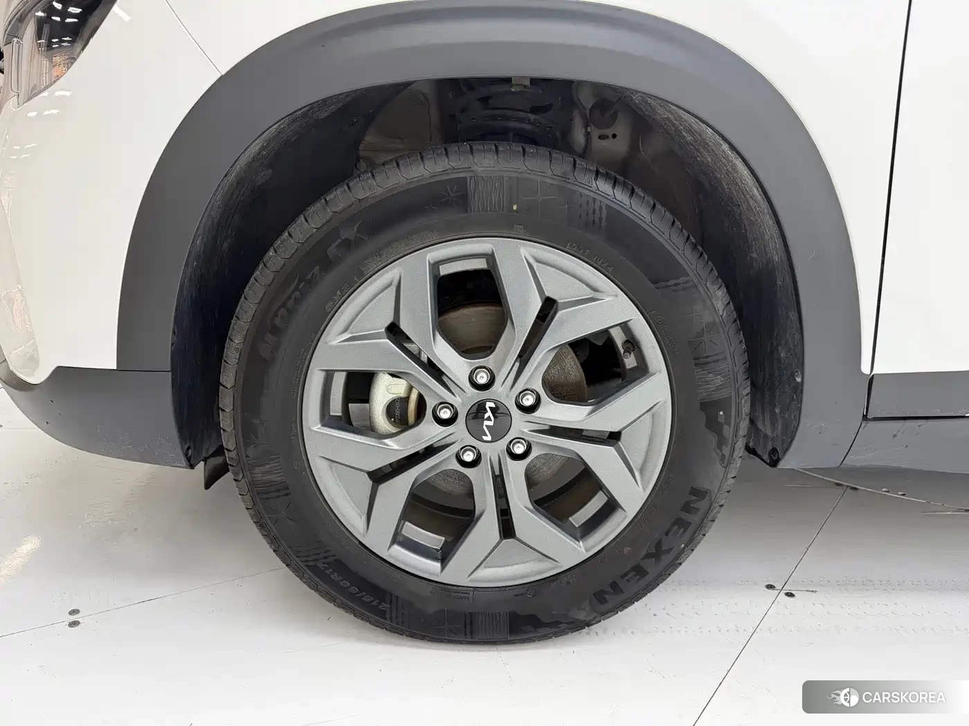 Kia Seltos 2023 Белый из Китая