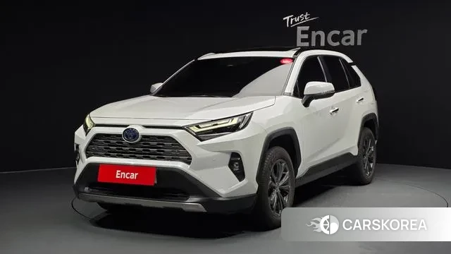 Toyota RAV4 5th Generation 2023 Белый из Кореи