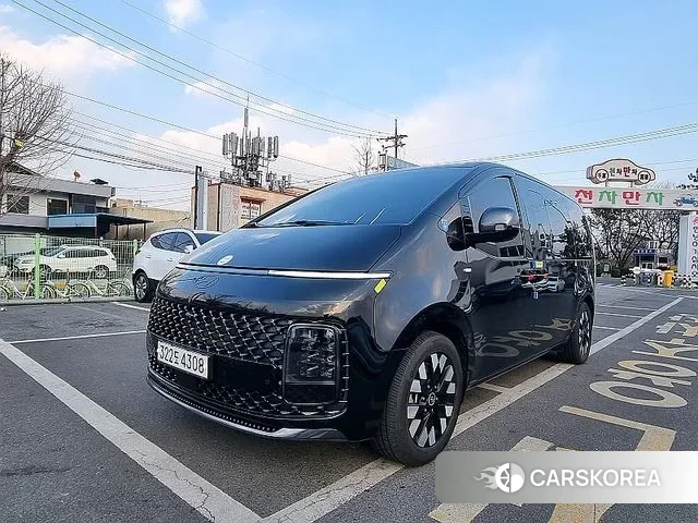 Hyundai Staria 2025 Черный из Кореи
