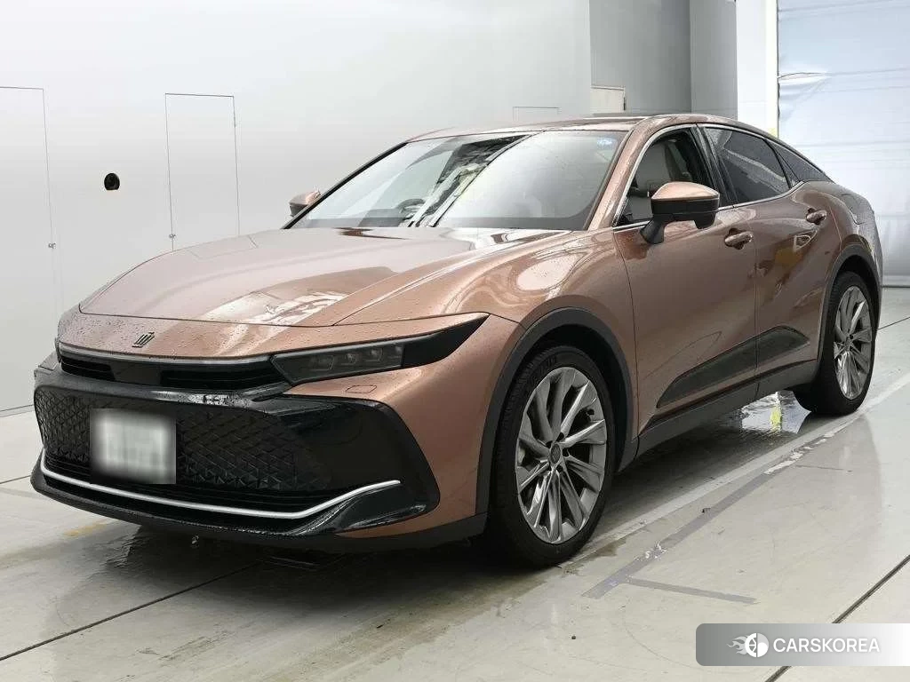 Toyota Crown Crossover 2023 из Японии