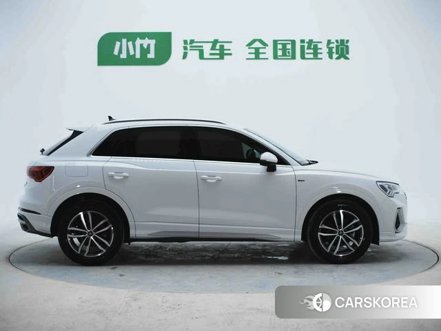 Audi Q3 2022 Белый из Китая