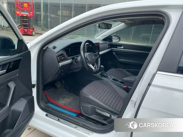Volkswagen Lavida 2023 Белый из Китая