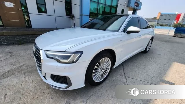 Audi A6 (C8) 2019 Белый из Кореи