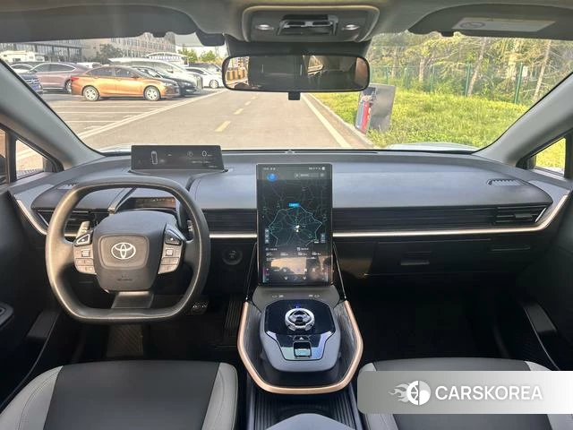 Toyota bZ3 2023 Белый из Китая