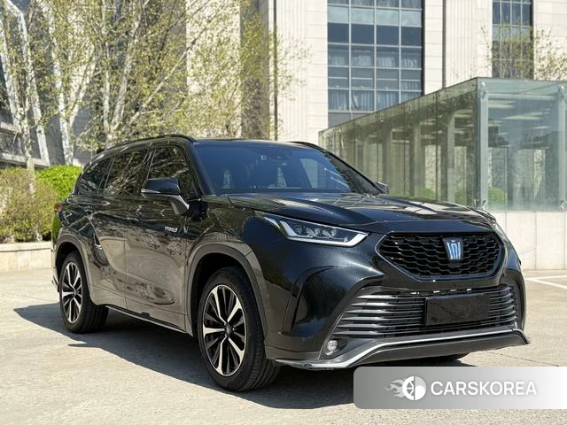 Toyota Crown Lufang 2022 Черный из Китая