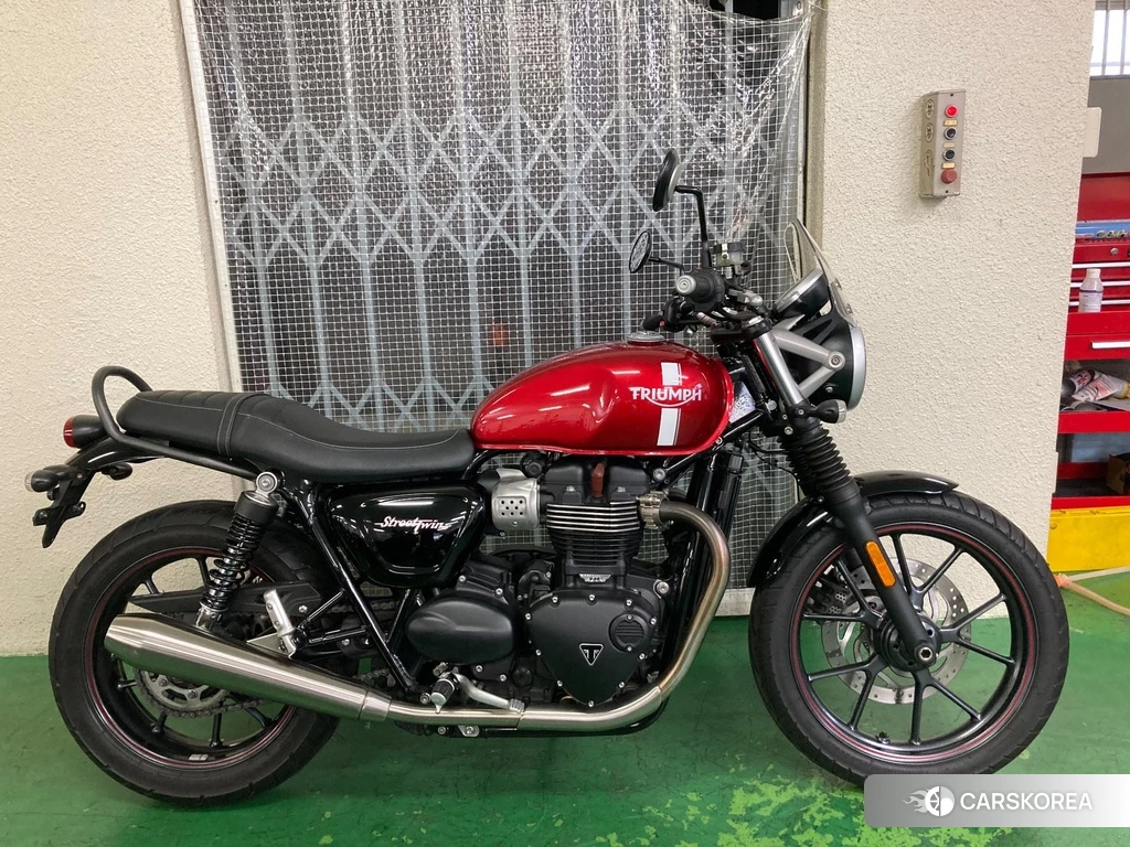 Проданный Triumph STREET TWIN 2016 из Японии