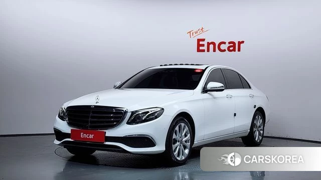 Mercedes-Benz E-Class W213 2018 Белый из Кореи