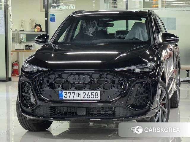 Audi Q5 (80A) 2025 Черный из Кореи