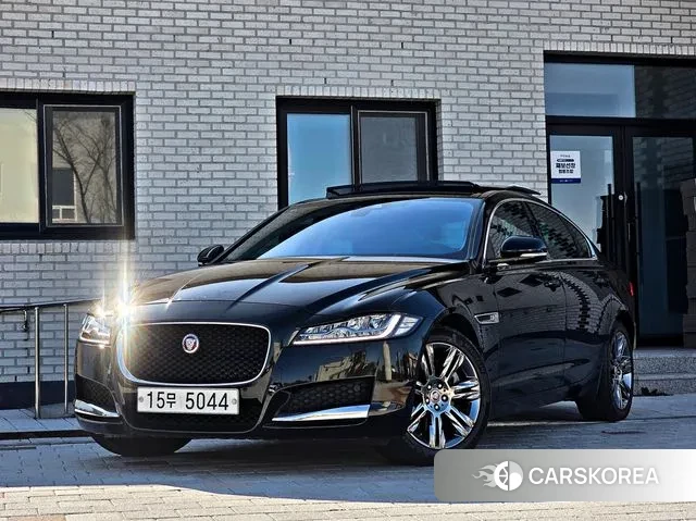 Jaguar XF (X260) 2018 Черный из Кореи