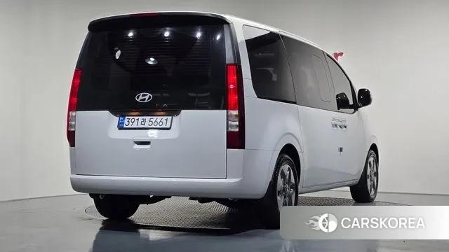 Hyundai Staria 2024 Белый из Кореи
