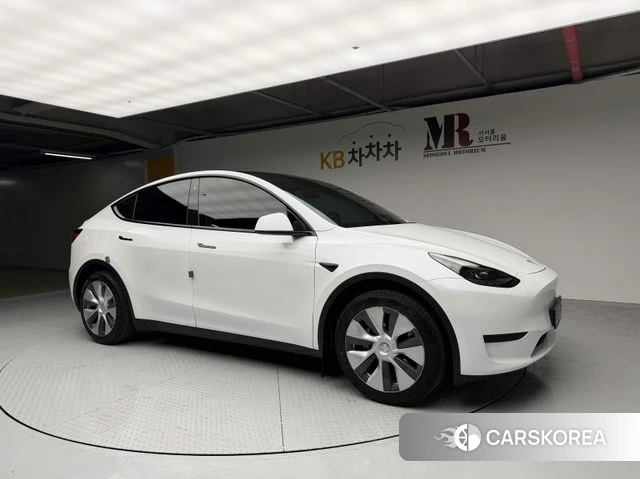Tesla Model Y 2024 Белый из Кореи