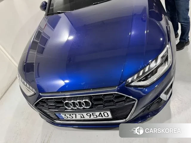 Audi A4 (B9) 2023 Синий из Кореи