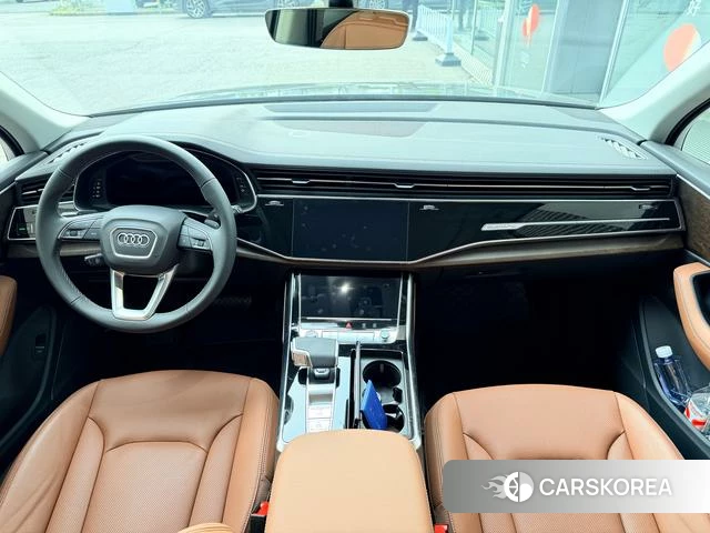 Audi Q7 2026 Черный из Китая