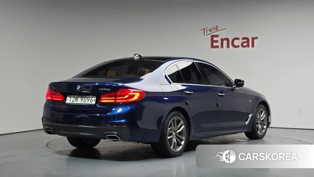 BMW 5 Series (G30) 2018 Синий из Кореи