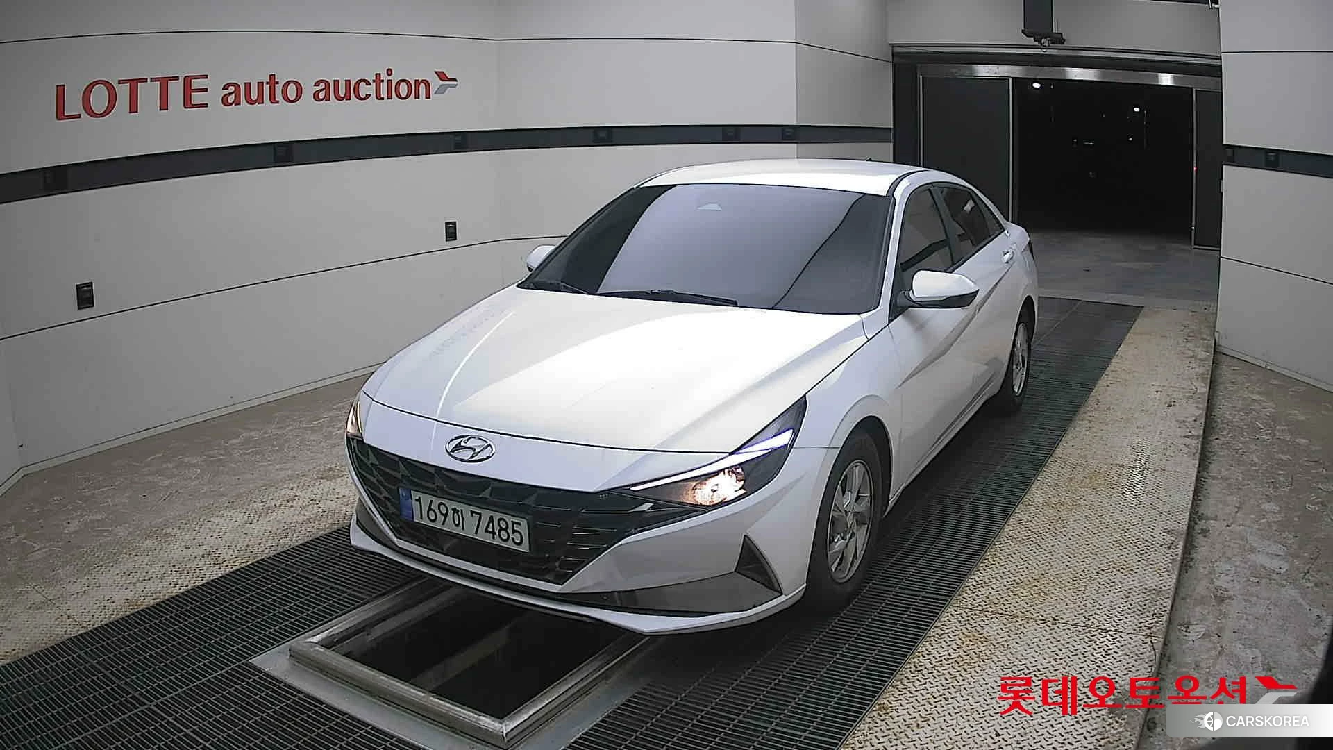 Hyundai Avante 2023 Polar White из Кореи