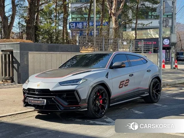 Lamborghini Urus 2023 Серебристо-серый из Кореи