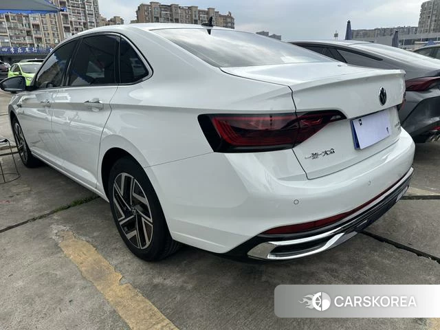 Volkswagen Sagitar 2023 Белый из Китая