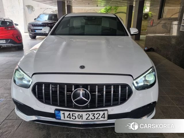 Mercedes-Benz E-Class W213 2022 Белый из Кореи