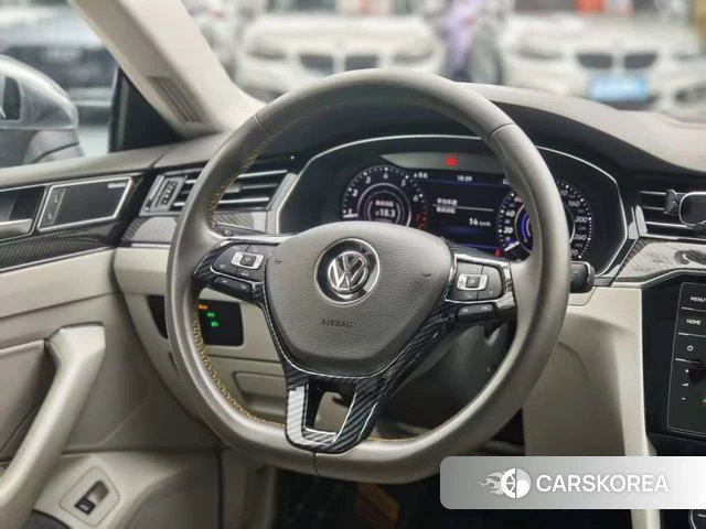 Volkswagen CC 2019 Серебристо-серый из Китая