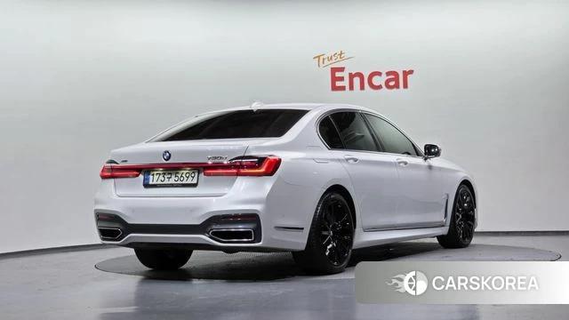 BMW 7 Series (G11) 2021 Белый из Кореи