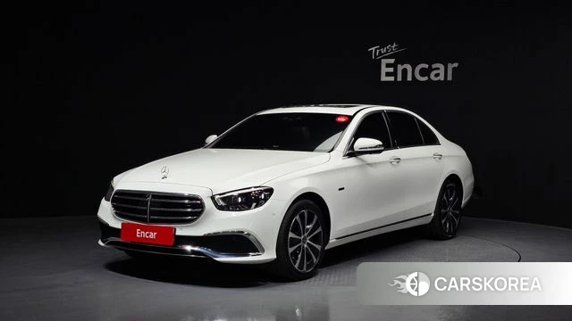 Mercedes-Benz E-Class W213 2021 Белый из Кореи