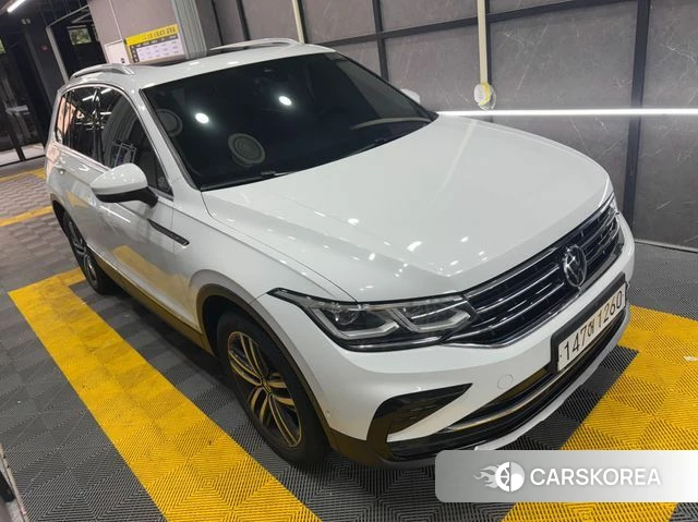 Volkswagen Tiguan second Generation 2021 Белый из Кореи
