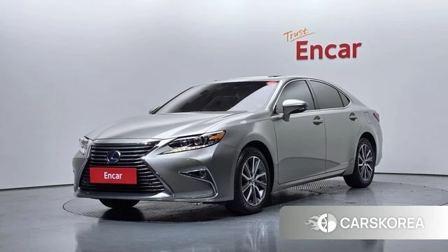 Lexus New ES300h 2018 Серебристо-серый из Кореи