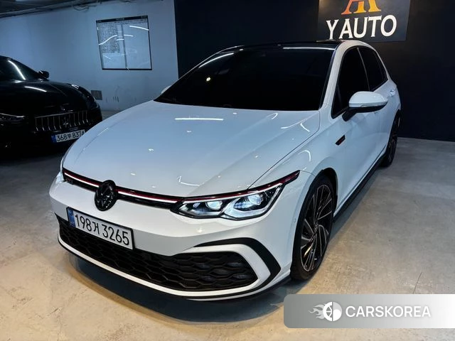 Volkswagen Golf 8th Generation 2024 Белый из Кореи