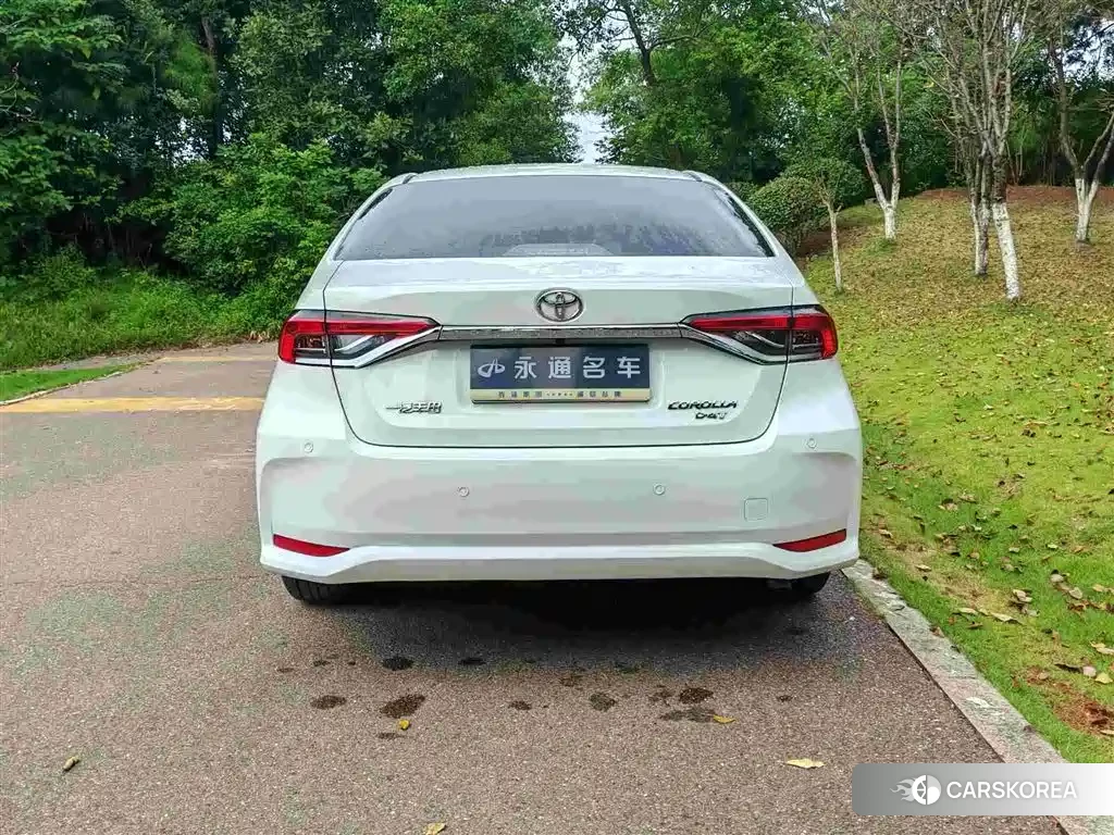 Toyota Corolla 2024 Белый из Китая