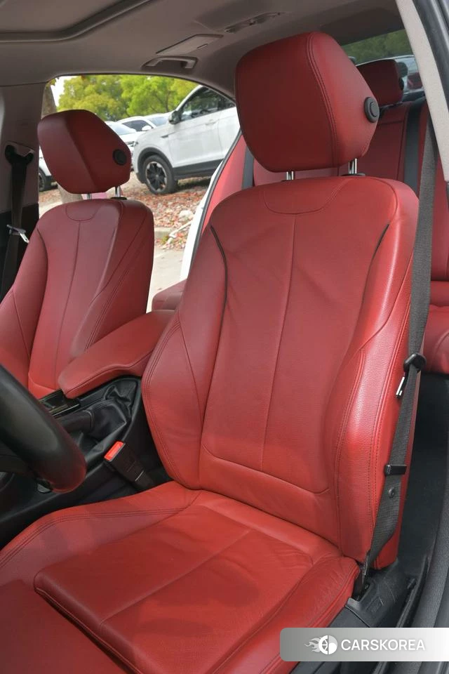 BMW 3 series 2018 Белый из Китая