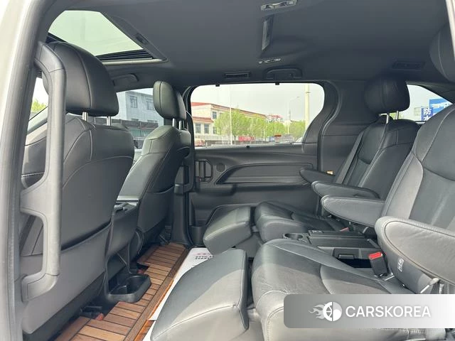 Toyota Saina 2022 Белый из Китая
