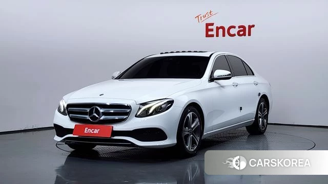 Mercedes-Benz E-Class W213 2019 Белый из Кореи