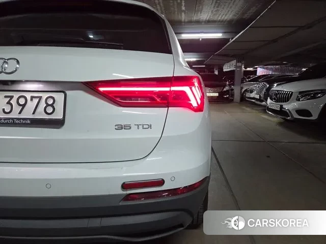 Audi Q3 (F3) 2020 Белый из Кореи