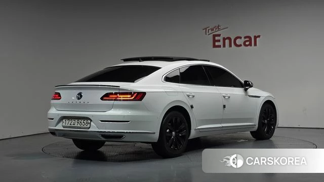 Volkswagen Arteon 2019 Белый из Кореи