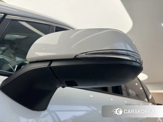 Toyota Saina 2023 Белый из Китая
