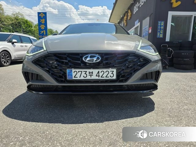 Hyundai Sonata (DN8) 2022 Светло-серебряный цвет из Кореи