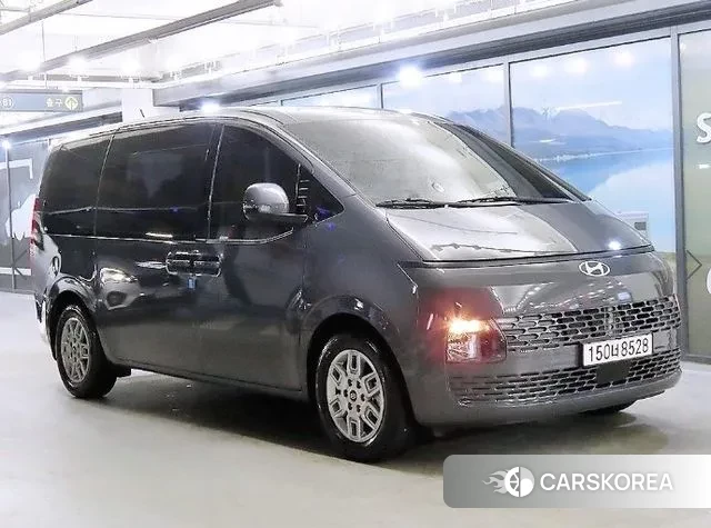 Hyundai Staria 2024 Серебристо-серый из Кореи