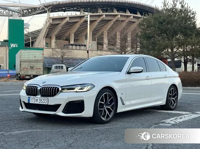 BMW 5 Series (G30) 2023 Белый из Кореи